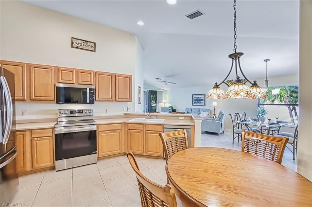 10135 Colonial Country Club Blvd , Unit 1202, Fort Myers, FL 33913 Photo