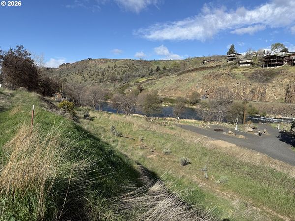 322 Alan Lane, Maupin, OR 97037