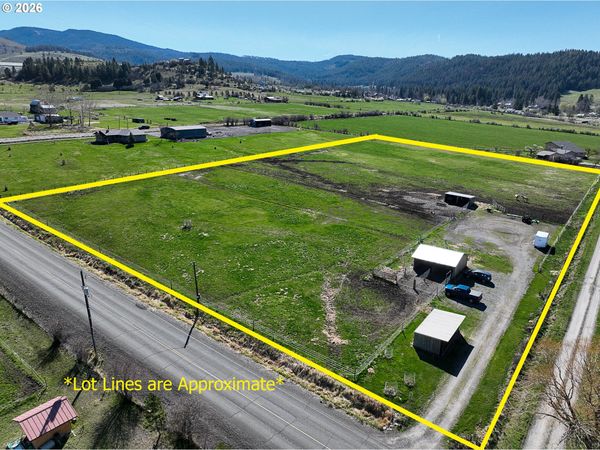 69478 Haefer LN, Cove, OR 97824