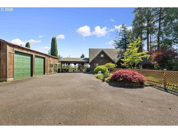 527 W 4TH ST, Coquille, OR 97423