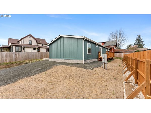 360 E 6TH E ST, Coquille, OR 97423
