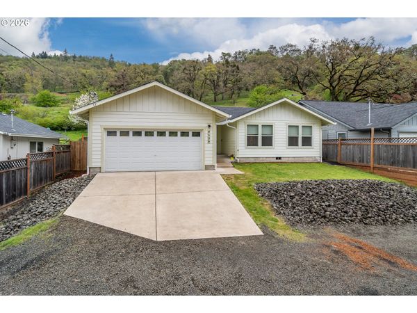4509 RIDENOUR ST, Roseburg, OR 97470
