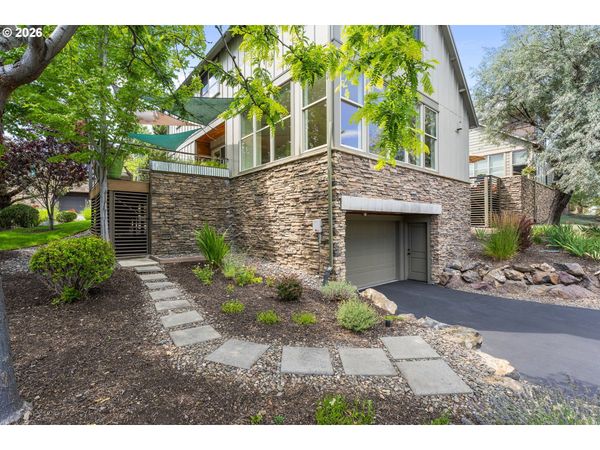 224 VOLUNTEER PARK LN, Redmond, OR 97756