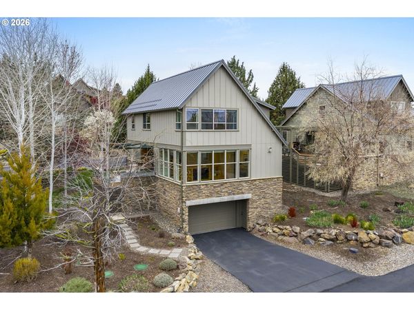 224 VOLUNTEER PARK LN, Redmond, OR 97756