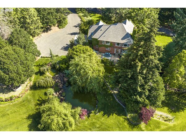 4050 SYLVESTER DR, Hood River, OR 97031