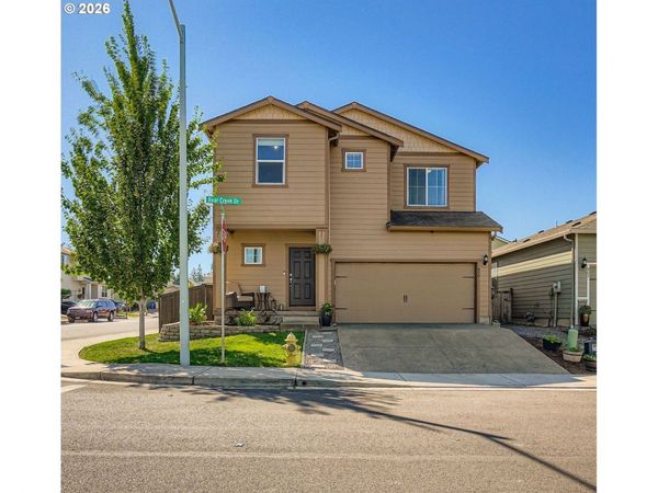 900 BEAR CREEK DR, Molalla, OR 97038