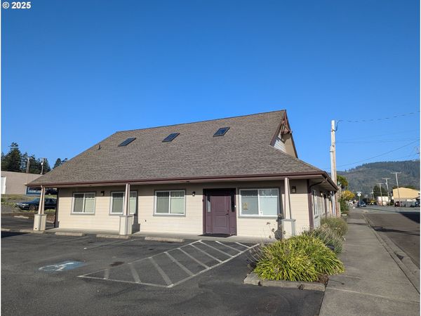 616 HEMLOCK ST, Brookings, OR 97415