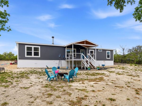 18622 County Road 5740, Castroville, TX 78009