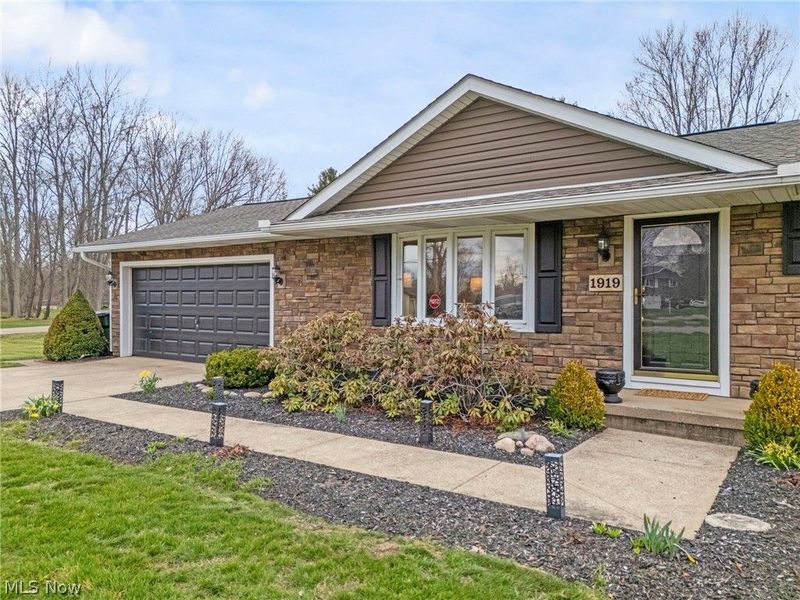 1919 Humbert Road NW, North Canton, OH 44720 Photo 4