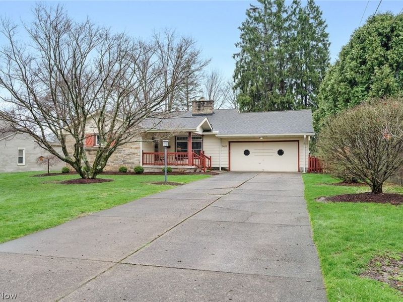 3423 Tall Oaks Lane, Austintown, OH 44511 Photo 2