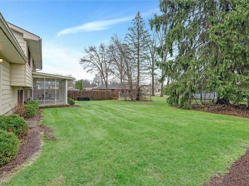 3423 Tall Oaks Lane, Austintown, OH 44511 Photo 9