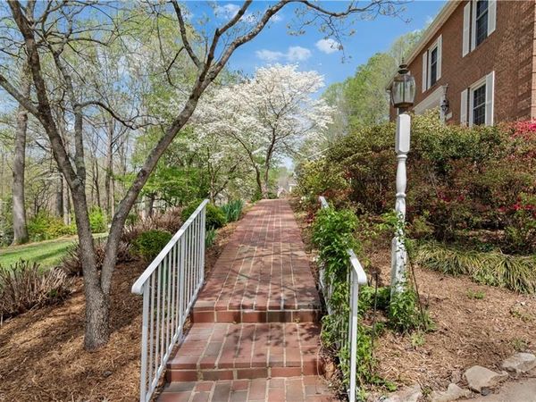 5664 Regents Park Road, Kernersville, NC 27284