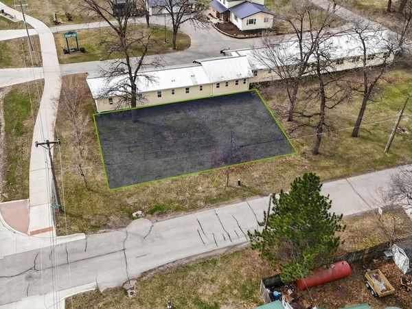 2020 Center Street, Cedar Falls, IA 50613