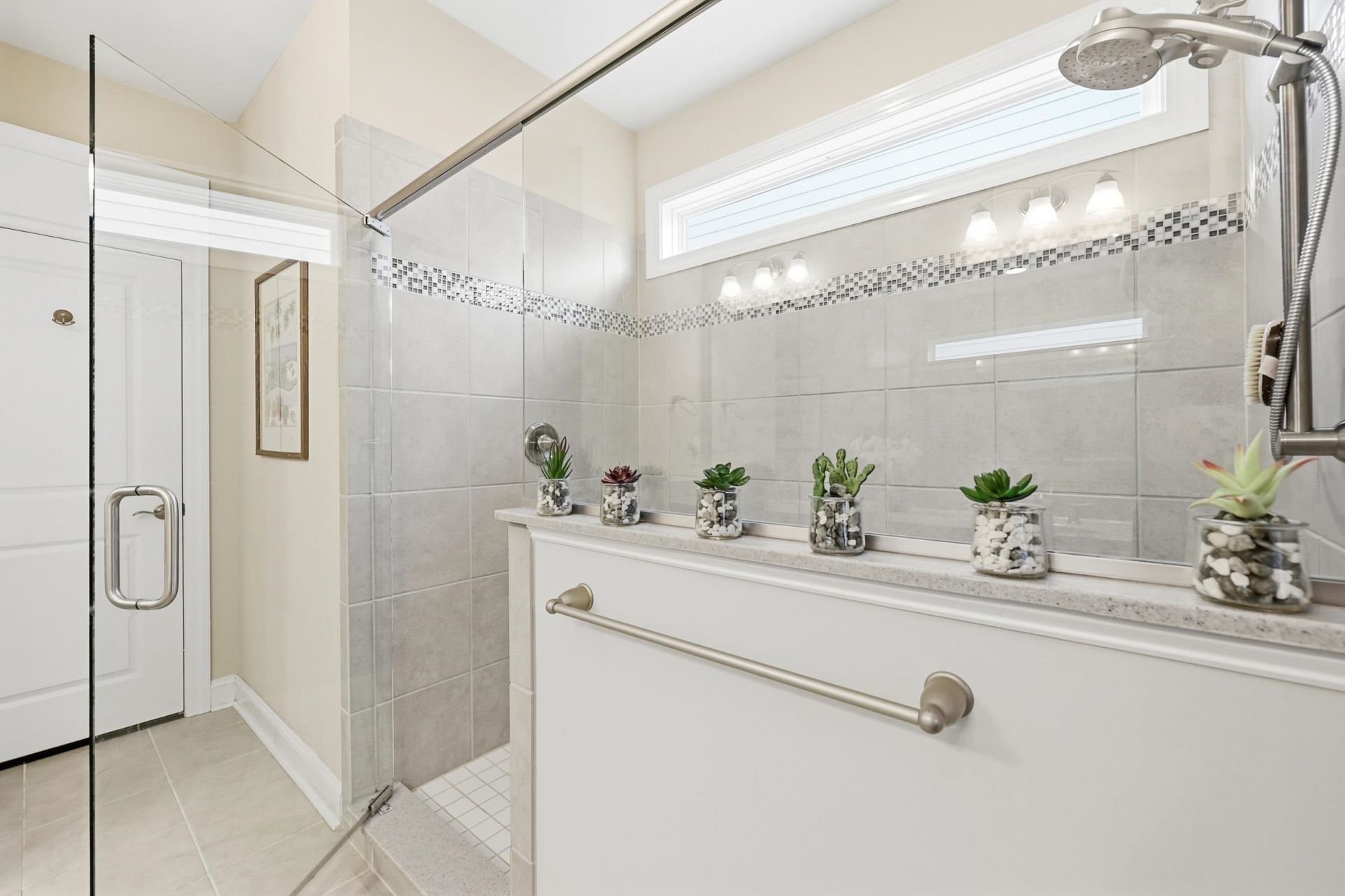 1744 Suncrest Dr. Photo 24