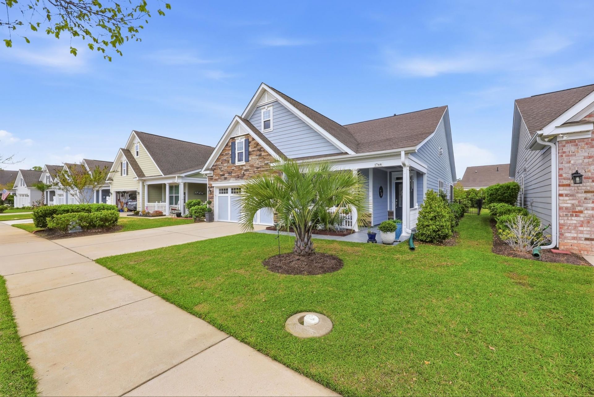 1744 Suncrest Dr. Photo 3