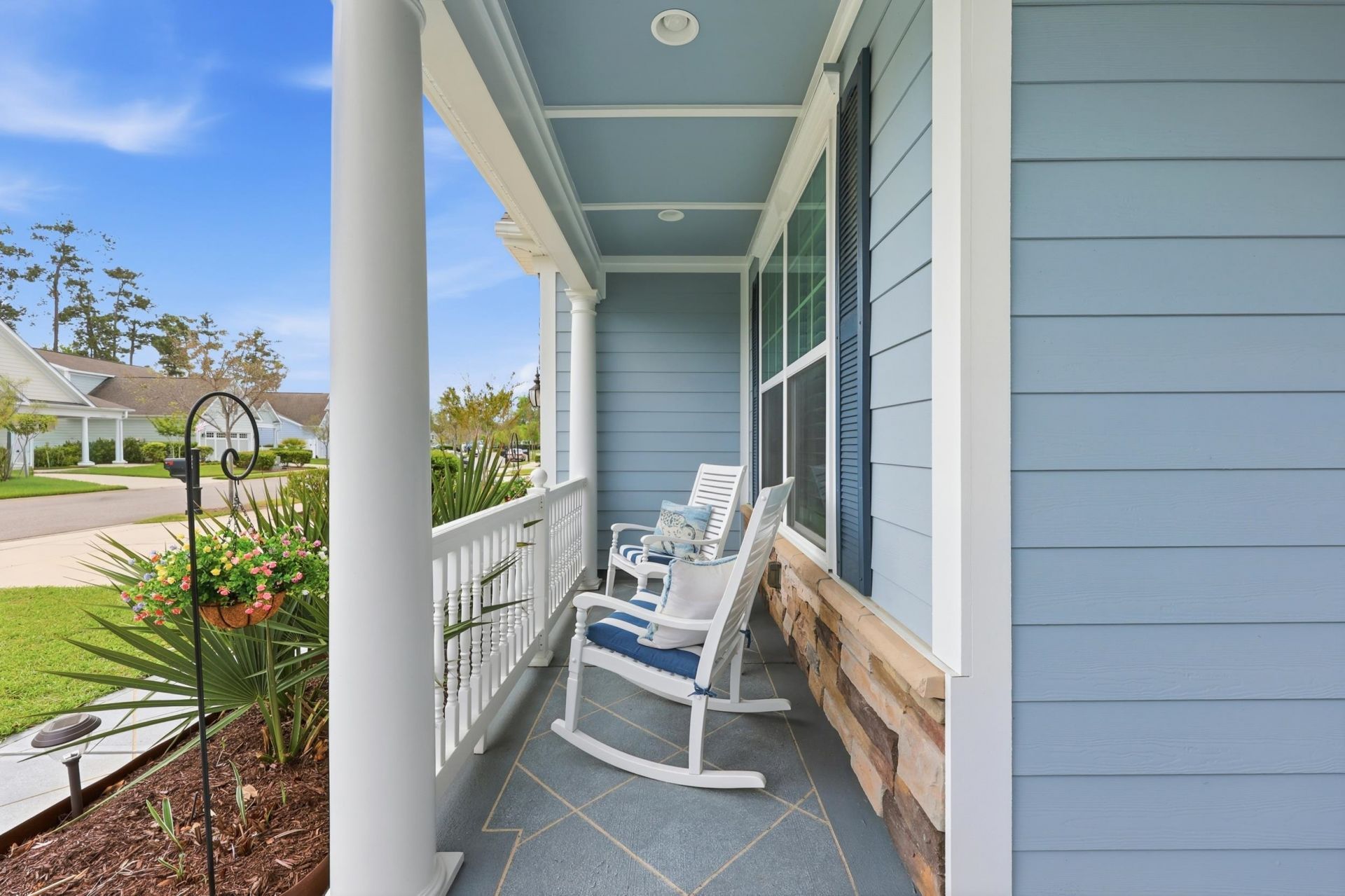 1744 Suncrest Dr. Photo 4