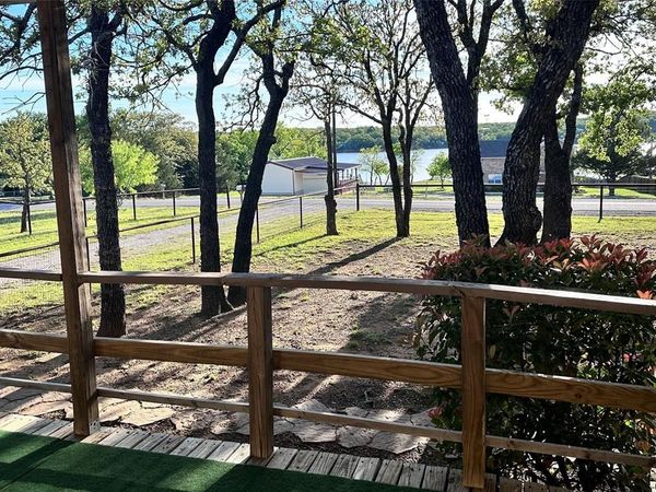 304 Catfish Trail, Bowie, TX 76230