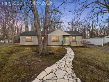 2653 Simpson Drive, Rochester Hills, MI 48309
