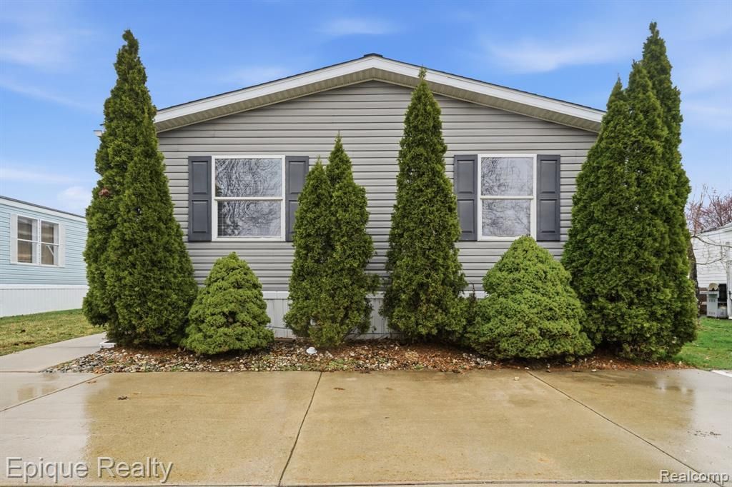 310 Greenwood , Wixom, MI 48393 Main Photo
