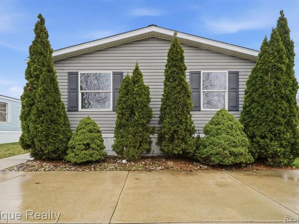 310 Greenwood, Wixom, MI 48393