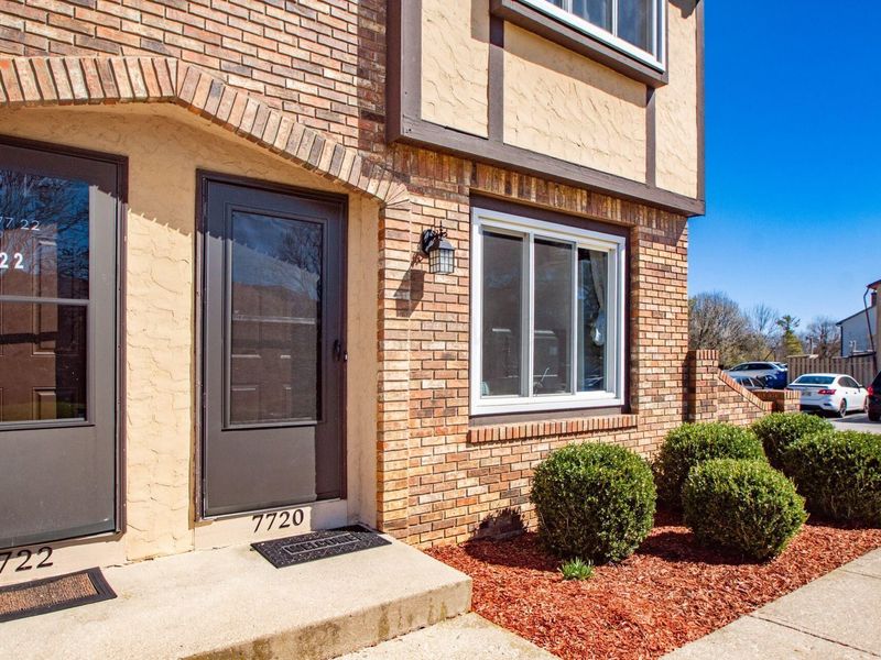 7720-7726 Scofield Court, Dublin, OH 43016 Photo 6