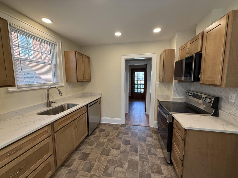 324 E Main Street , Lancaster, OH 43130 Photo 4