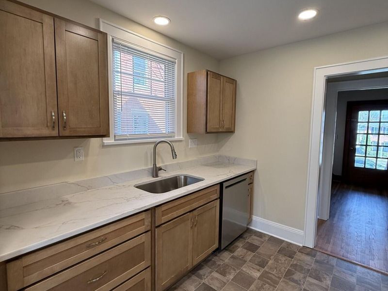 324 E Main Street , Lancaster, OH 43130 Photo 5