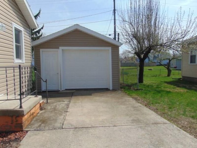 110 Ohio Street, Saint Marys, OH 45885 Photo 4