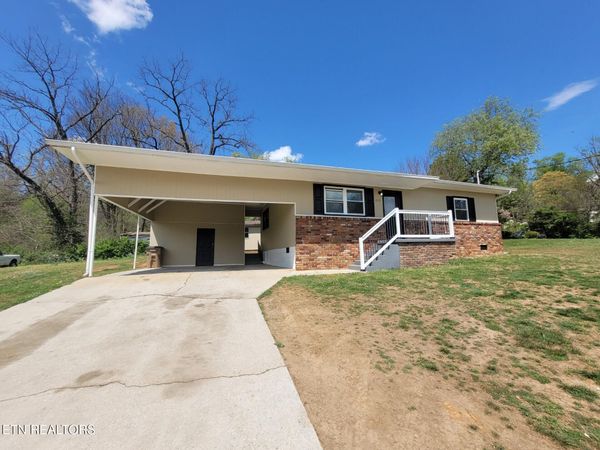 1319 Spring Hill Rd, Knoxville, TN 37914