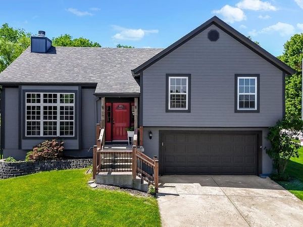 20855 W 227th Street, Spring Hill, KS 66083