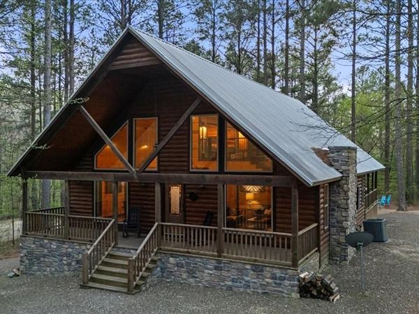 440 N Lukfata Trail, Broken Bow, OK 74728