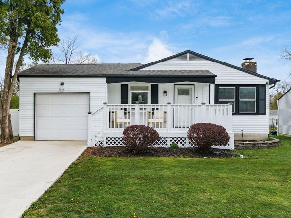 2562 Red Rock Boulevard , Grove City, OH 43123