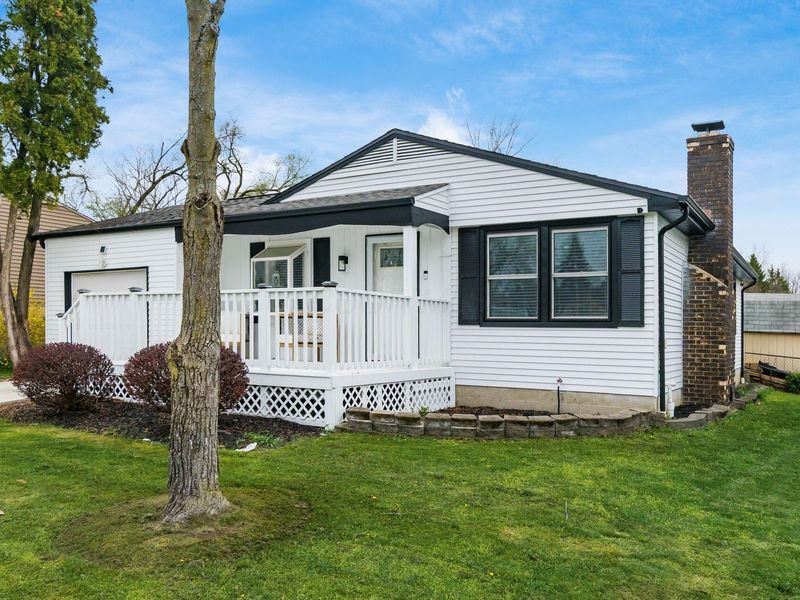 2562 Red Rock Boulevard, Grove City, OH 43123 Photo 2