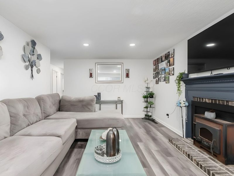 2562 Red Rock Boulevard, Grove City, OH 43123 Photo 9