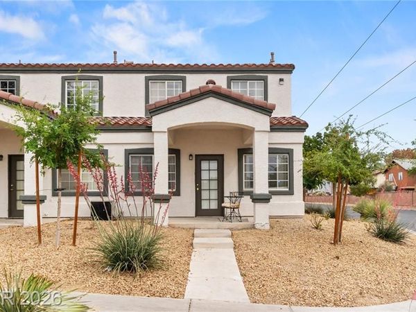 5330 E Charleston Boulevard, Unit 35, Las Vegas, NV 89142