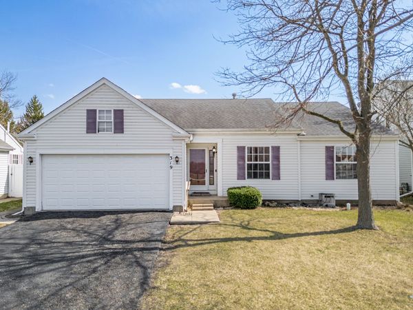 319 W Streamwood Boulevard, Streamwood, IL 60107