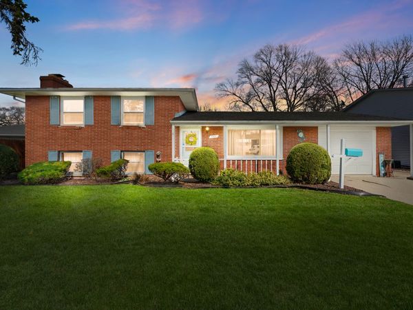 17541 Maple Avenue, Lansing, IL 60438