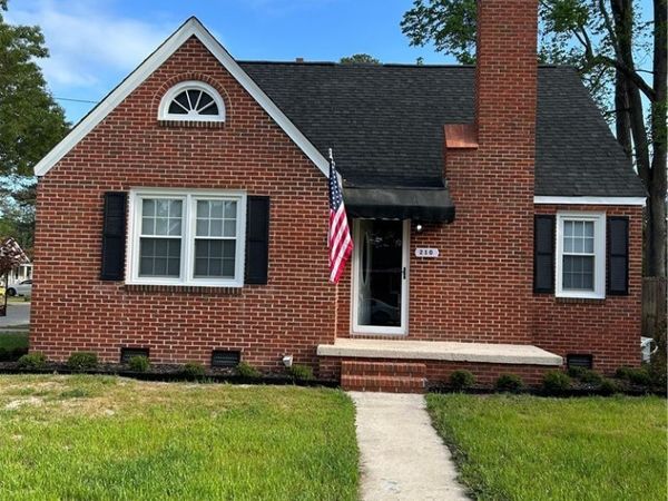 210 W 21st Street N, Lumberton, NC 28358