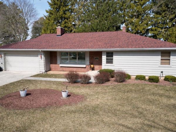 1616 Ahrens STREET, Manitowoc, WI 54220