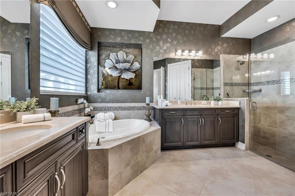 7296 Lantana Cir, Naples, FL 34119 Photo
