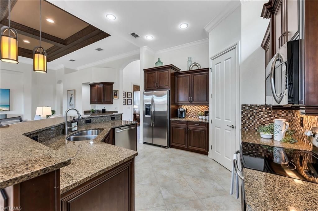 7296 Lantana Cir, Naples, FL 34119 Photo