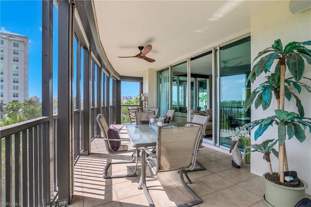 425 Cove Tower Dr, Unit 504, Naples, FL 34110 Photo