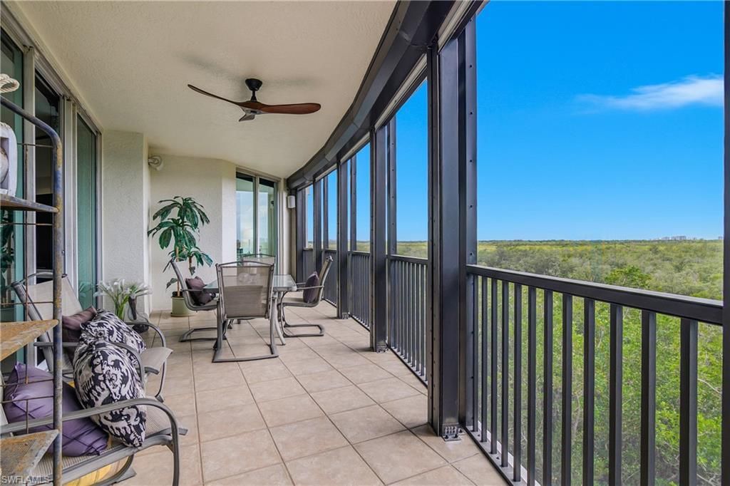 425 Cove Tower Dr, Unit 504, Naples, FL 34110 Photo