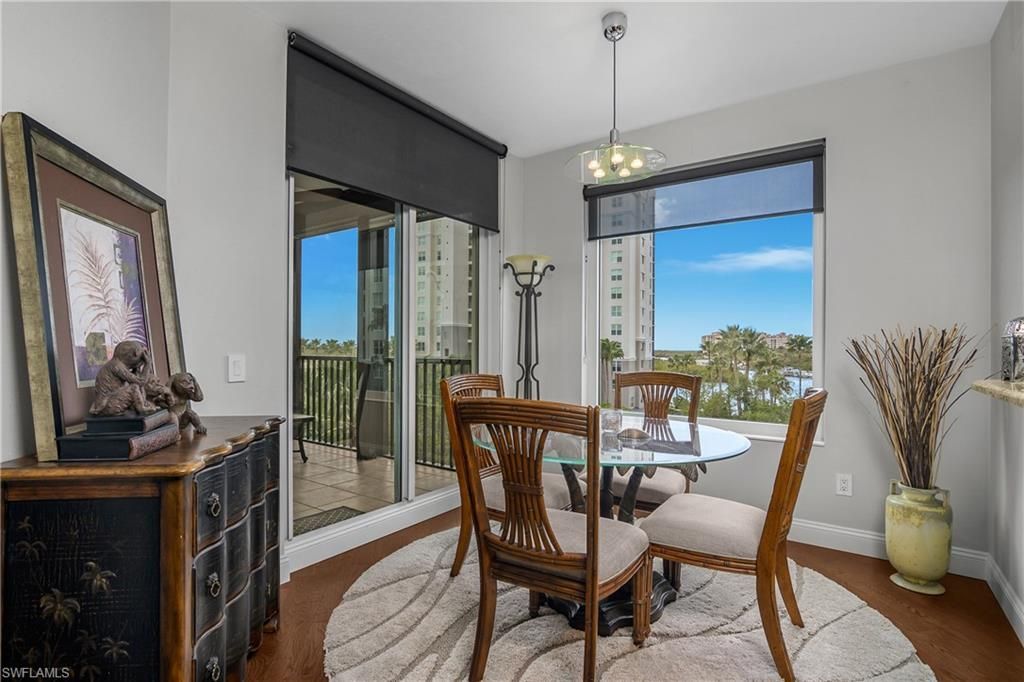 425 Cove Tower Dr, Unit 504, Naples, FL 34110 Photo
