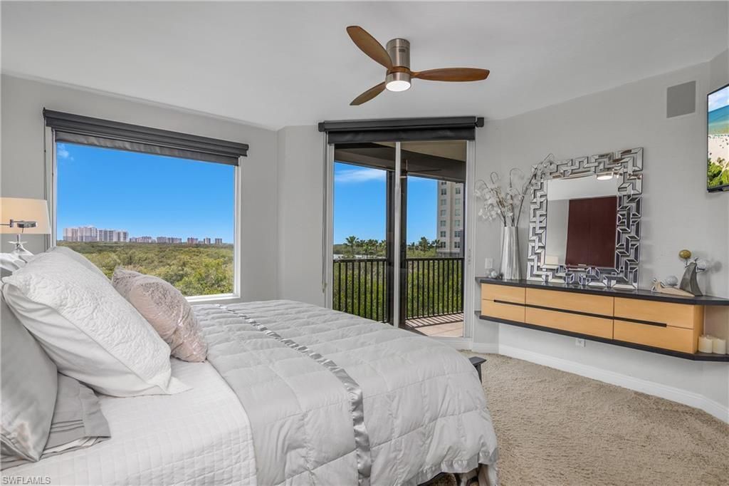 425 Cove Tower Dr, Unit 504, Naples, FL 34110 Photo