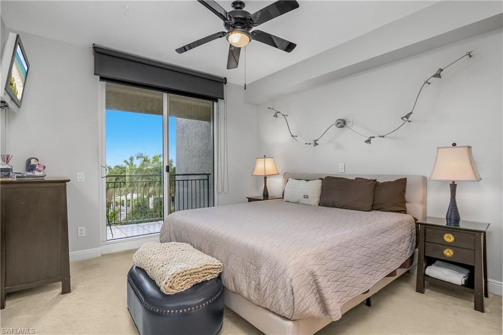 425 Cove Tower Dr, Unit 504, Naples, FL 34110 Photo