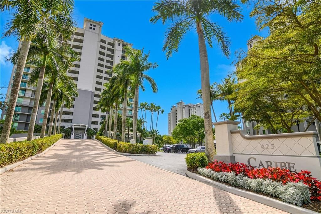 425 Cove Tower Dr, Unit 504, Naples, FL 34110 Photo