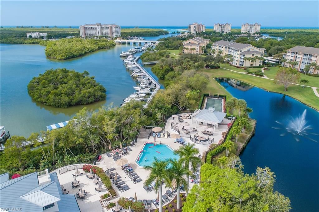 425 Cove Tower Dr, Unit 504, Naples, FL 34110 Photo