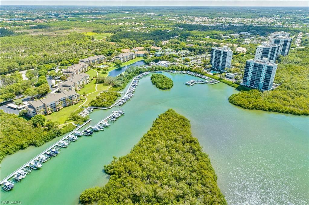 425 Cove Tower Dr, Unit 504, Naples, FL 34110 Photo