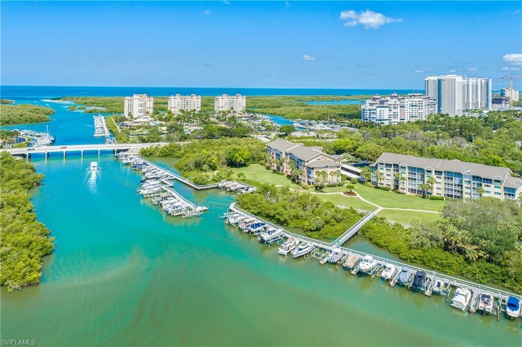 425 Cove Tower Dr, Unit 504, Naples, FL 34110 Photo